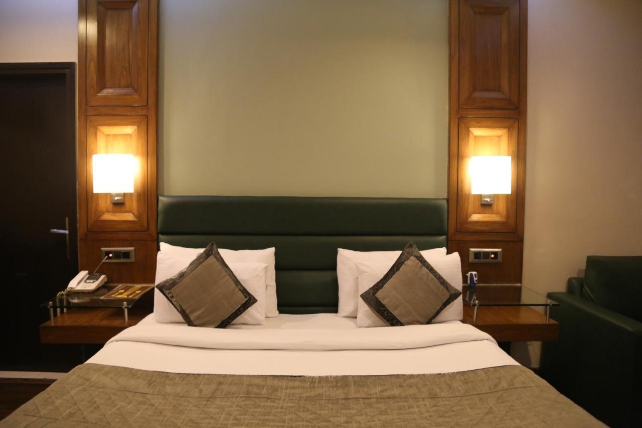 Hotel Deer Parkk Új-Delhi Kültér fotó