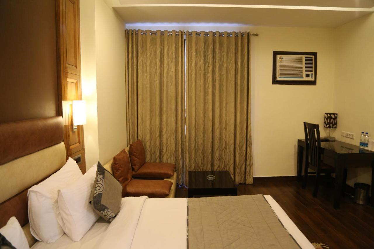 Hotel Deer Parkk Új-Delhi Kültér fotó