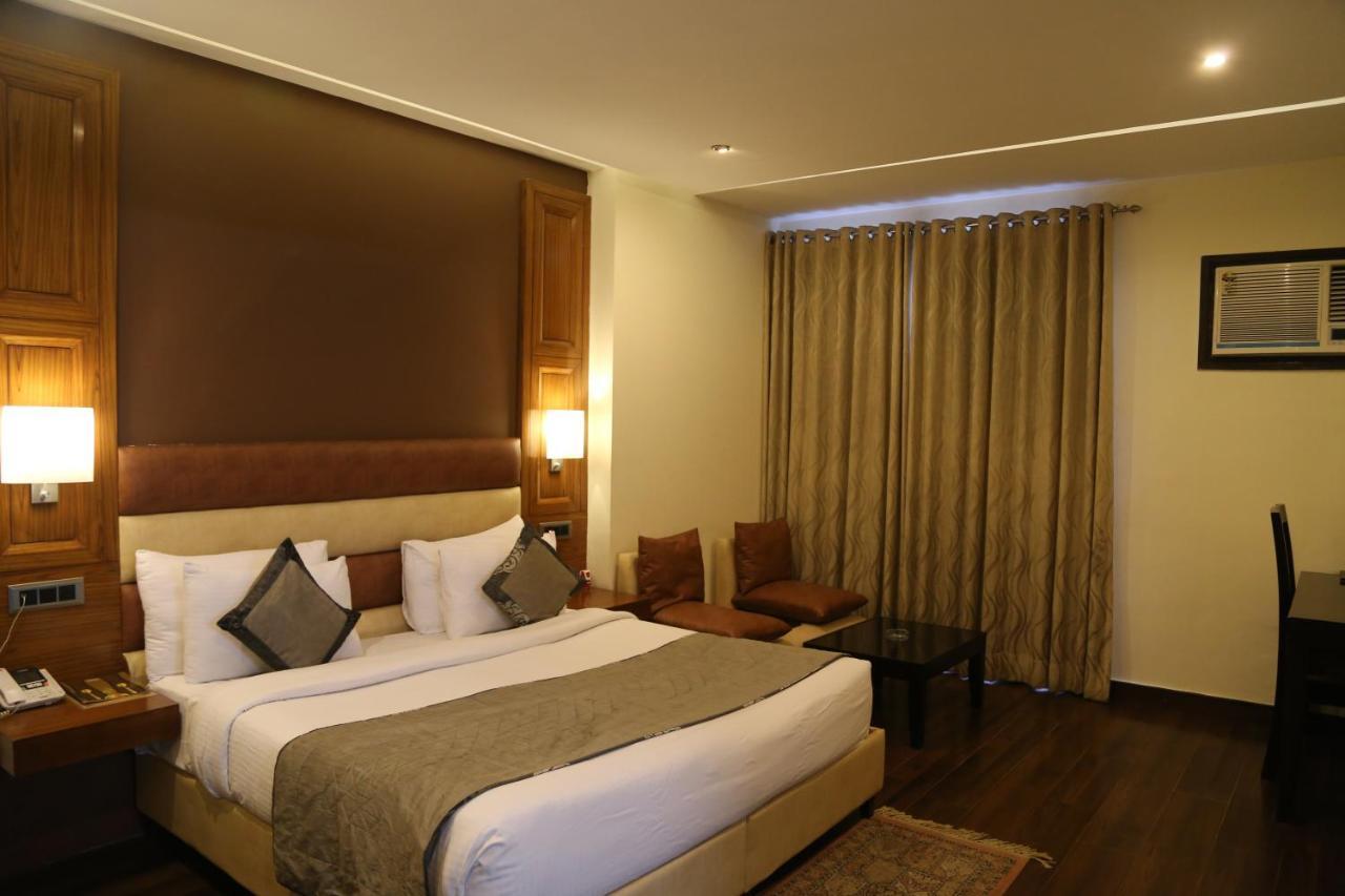 Hotel Deer Parkk Új-Delhi Kültér fotó